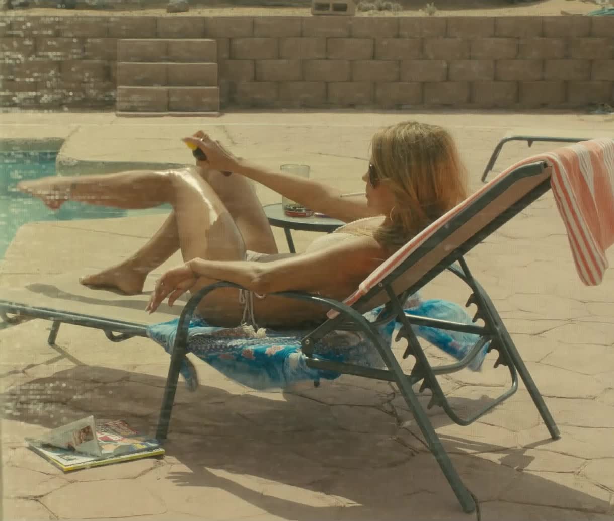 Sarah Paulson bikini plot in 