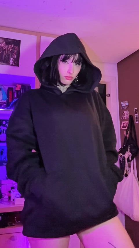 Your favorite next door goth mommy`
