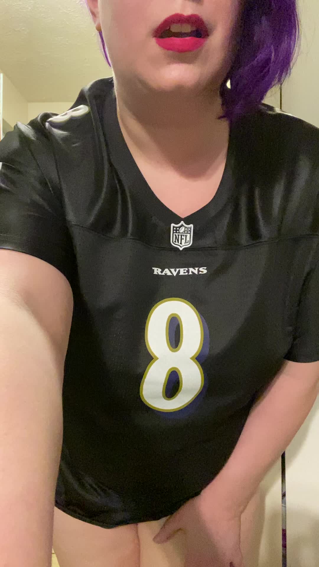 For those of you who have missed them: a fresh Ravens titty post 😘