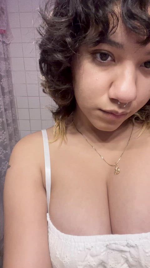 does anyone want to play minecraft with me?