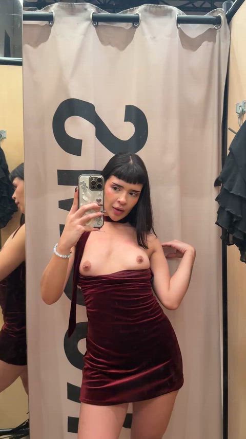 I love flashing my titties everywhere