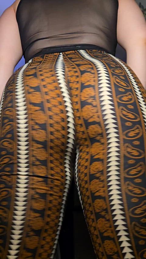 Here to smother you with this ass