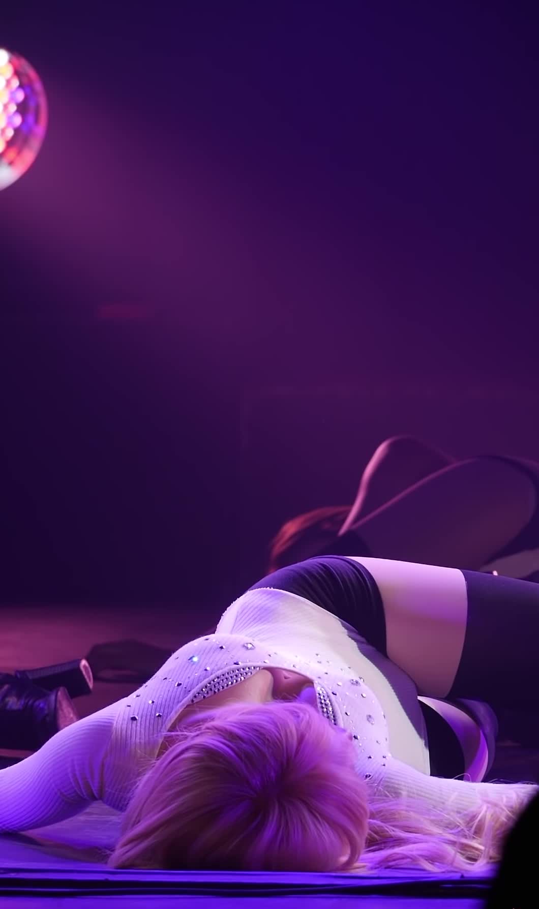Stellar Minhee Those Legs in Thigh Highs Tho 💦💦💦