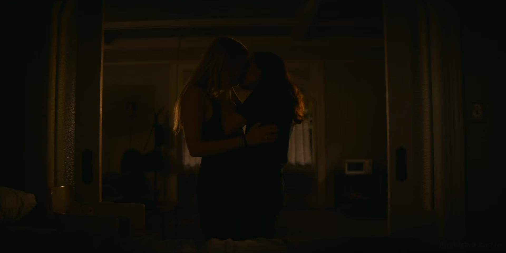 Ellen Page & Zosia Mamet in Tales of the City