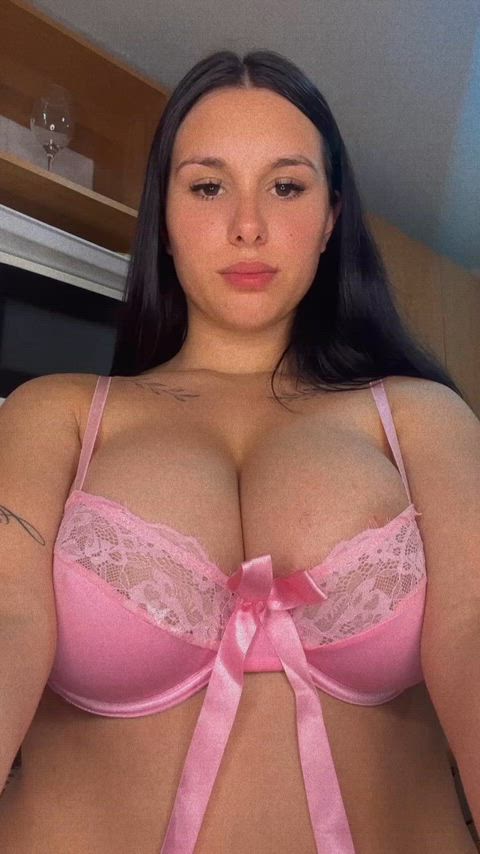 What do you think about my preggo bobbies?