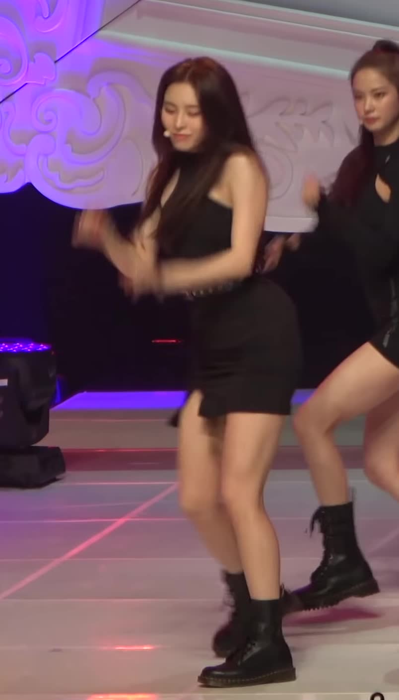 CLC - Elkie in tight black dress