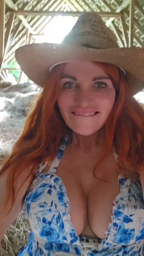 Let's play on the hayloft