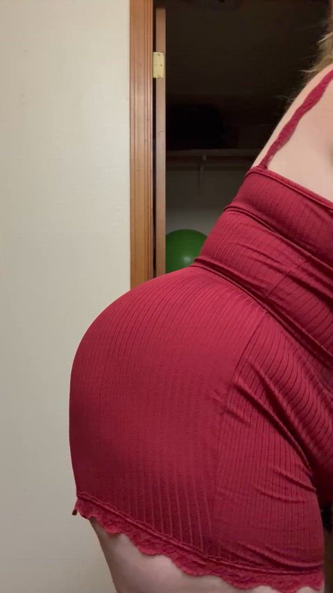 I bet you’d love to stuff your face in my butt the moment I tell you I’m starting to feel a bit gassy. Right? 😉