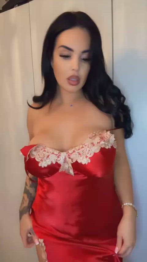 No bra needed when you own it