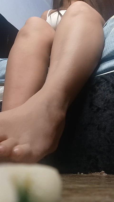 This is how I wanted you, little bug, my feet will have a lot of fun with your body
