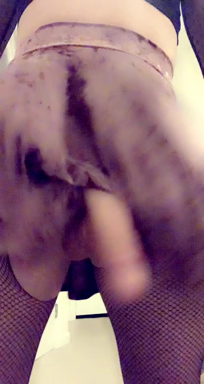 Cum play with my clitty 🤤