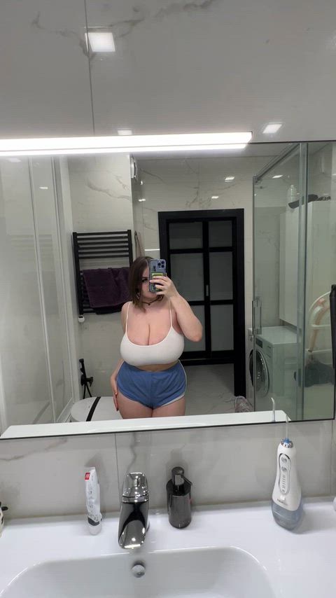 Aussie x Brazilian Baddie