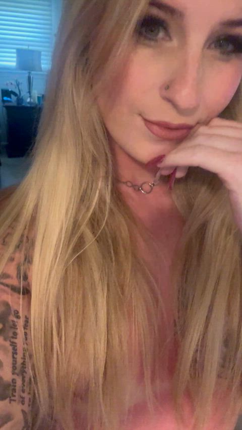 I got a little sunburn, help me with aloe👀🙈