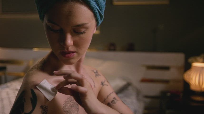 [720p60fps] Tessa Harnetiaux - The Girl's Guide to Depravity S02E02 (2013)