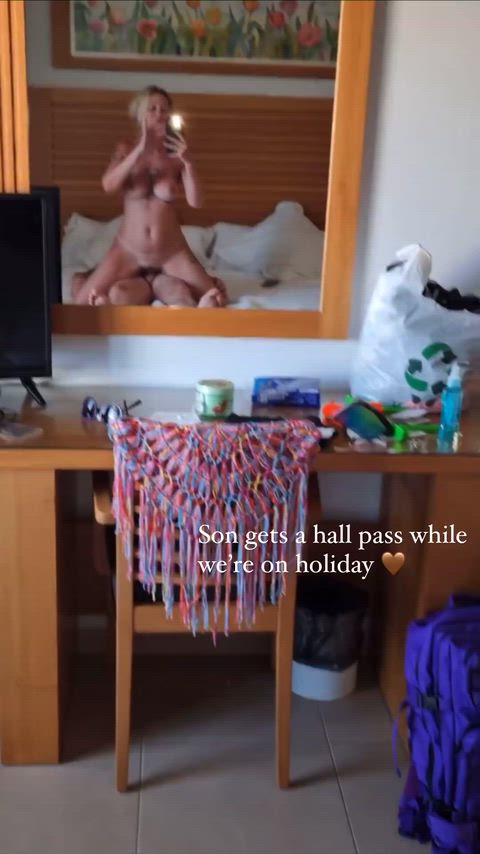Fucking a milf on vacation, every horny boys dream 😉