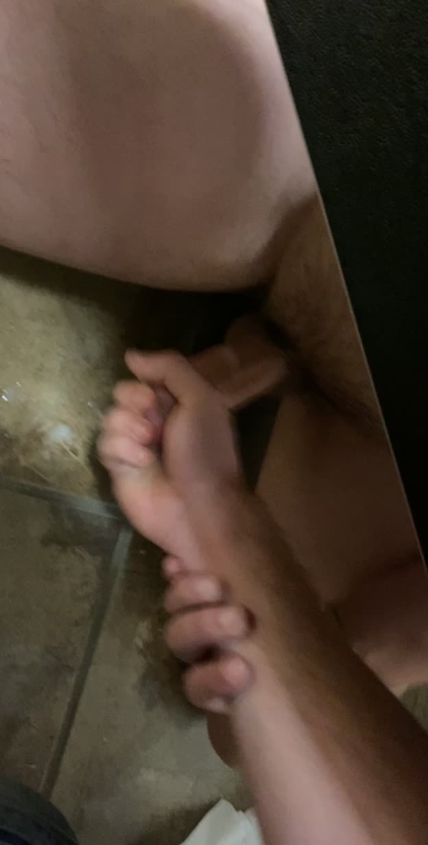 PRE-COVID-19: Love having unplanned understall fun! There were others in there so I couldn’t get busy like I wanted but he enjoyed it. ;) There should be a periscope group or something where we can go live while cruising!!