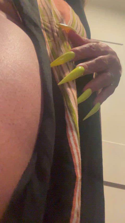 This phat pussy wants fed this morning