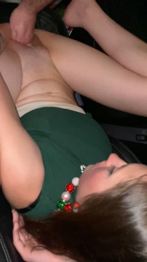 A proper fisting after the family Christmas party 🎄