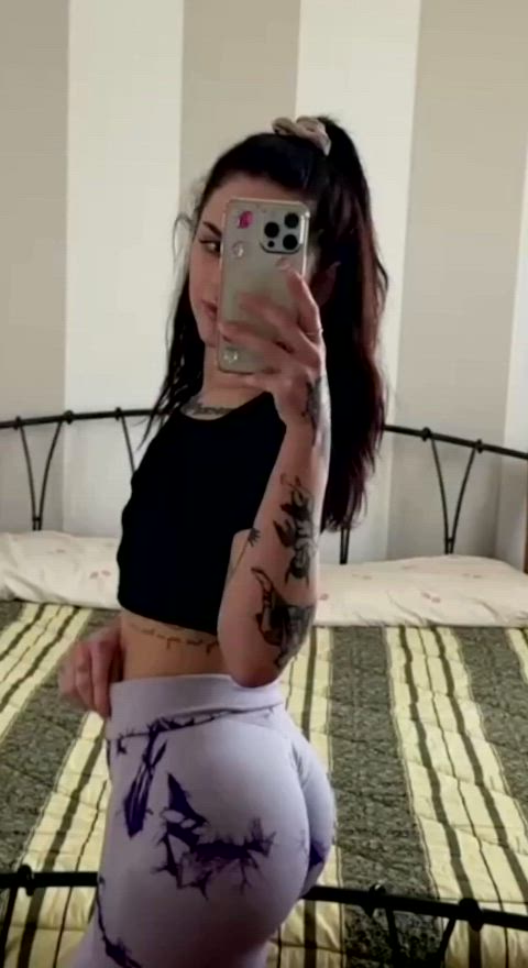 Just got back home from gym, would you rip this leggings off me?