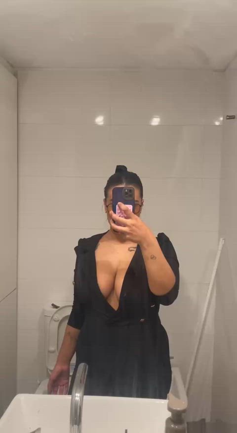 Nothing under that shirt 😛