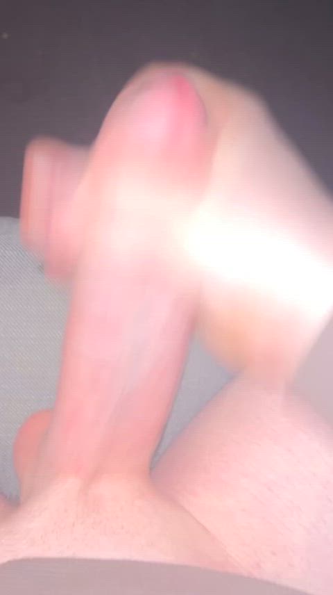 18, straight, horny in bed