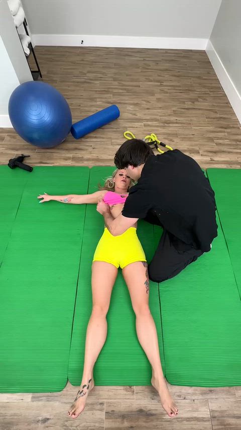 My first erotic massage turned into a wild ride