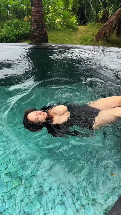 Floating good