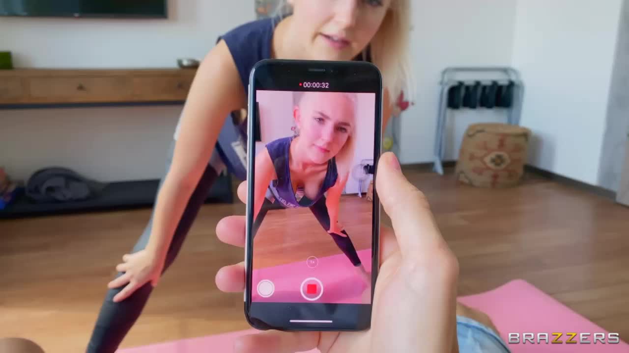 Eva Elfie is a busty blessing from Russia