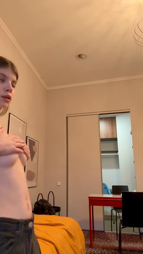 This cozy room is perfect for your tongue, I'm sure of it