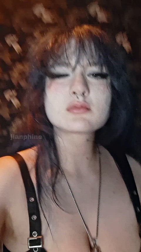 Lemme be your goth slut!