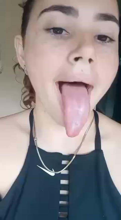 Long Tongue latina is back