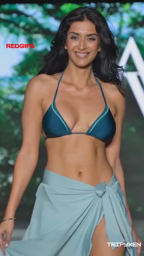 Jaskiran Kaur navel in bikini