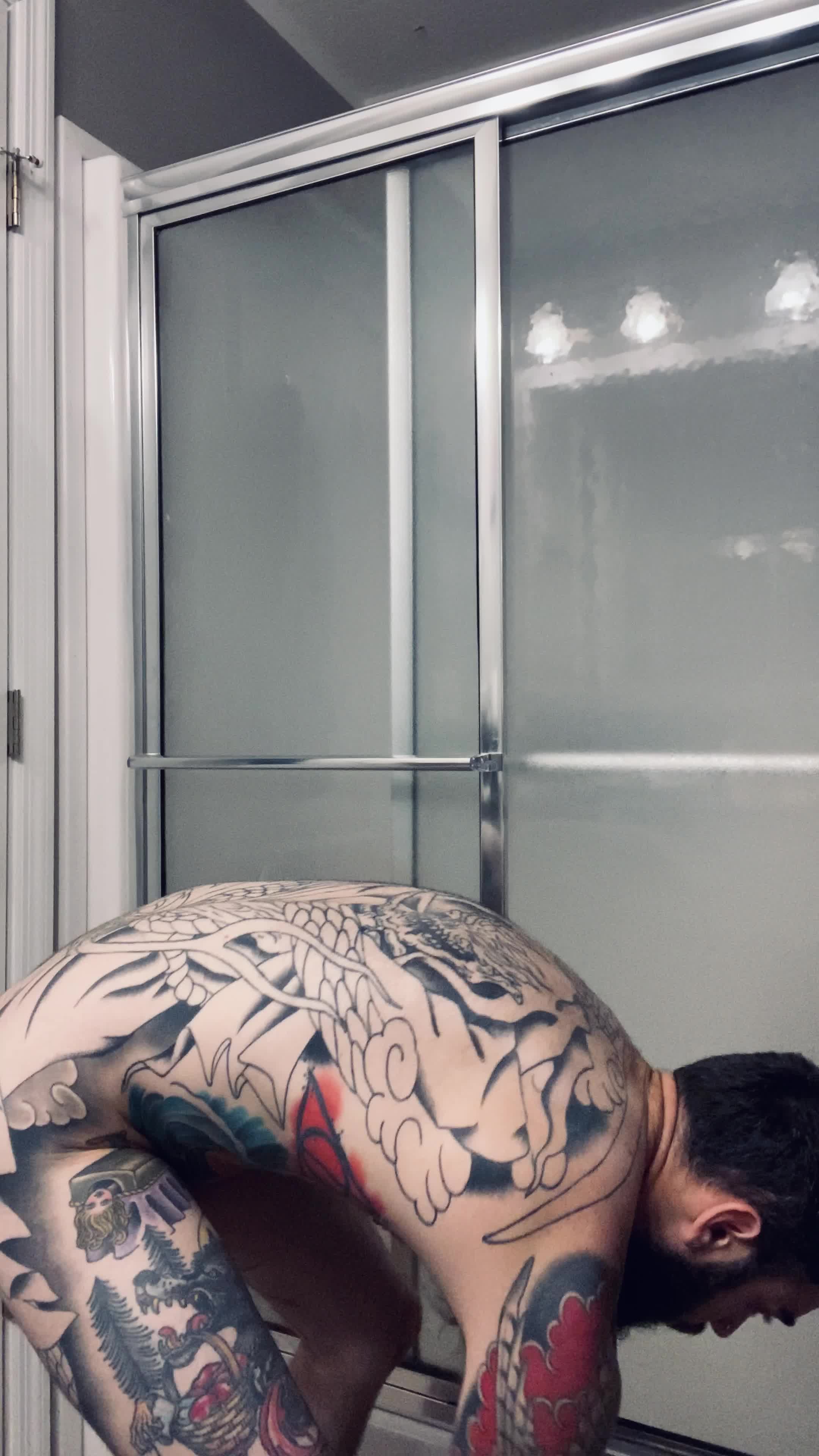 Now taking applications for shower buddies 👻