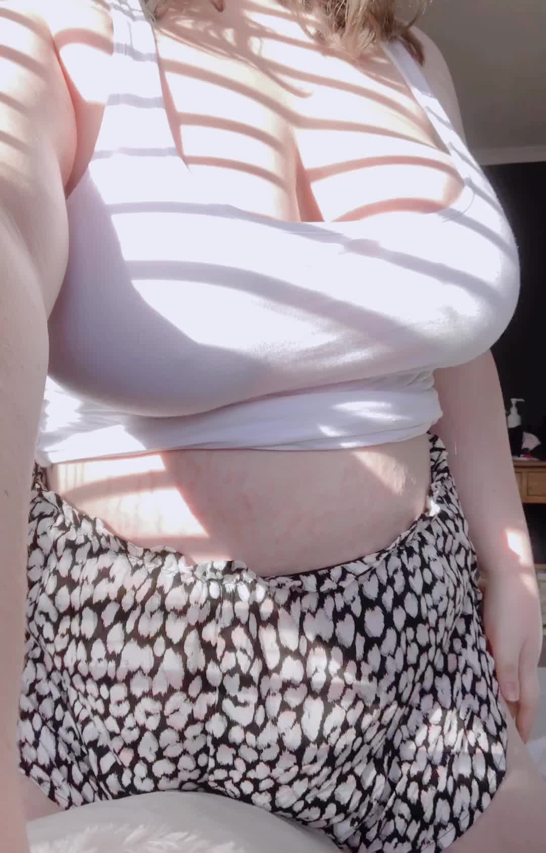 Little bit of a bounce for you 💕