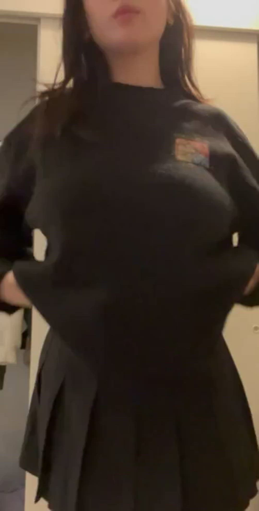 F21 130lbs 5’5… say YES if you like those gigantic tits🥵 Rate my body please