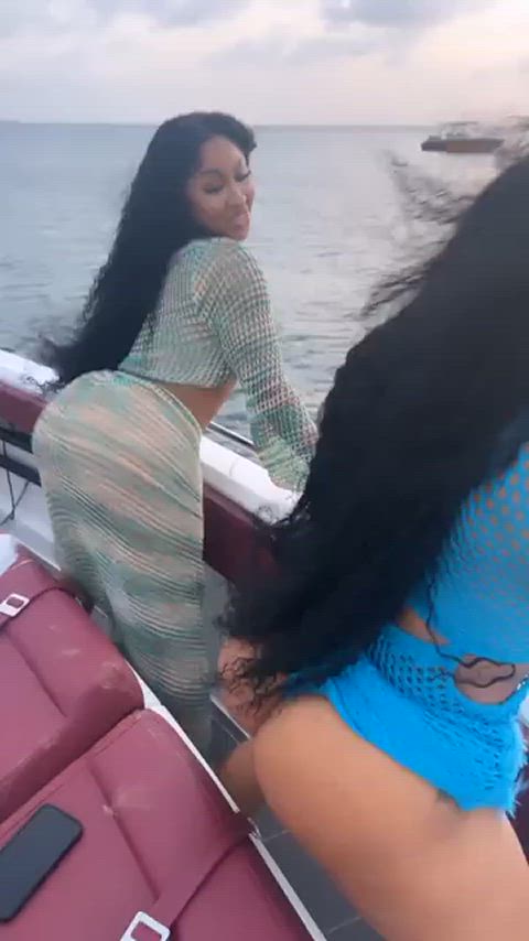 Anyone know who‘s throwing ass with Ari in this video?