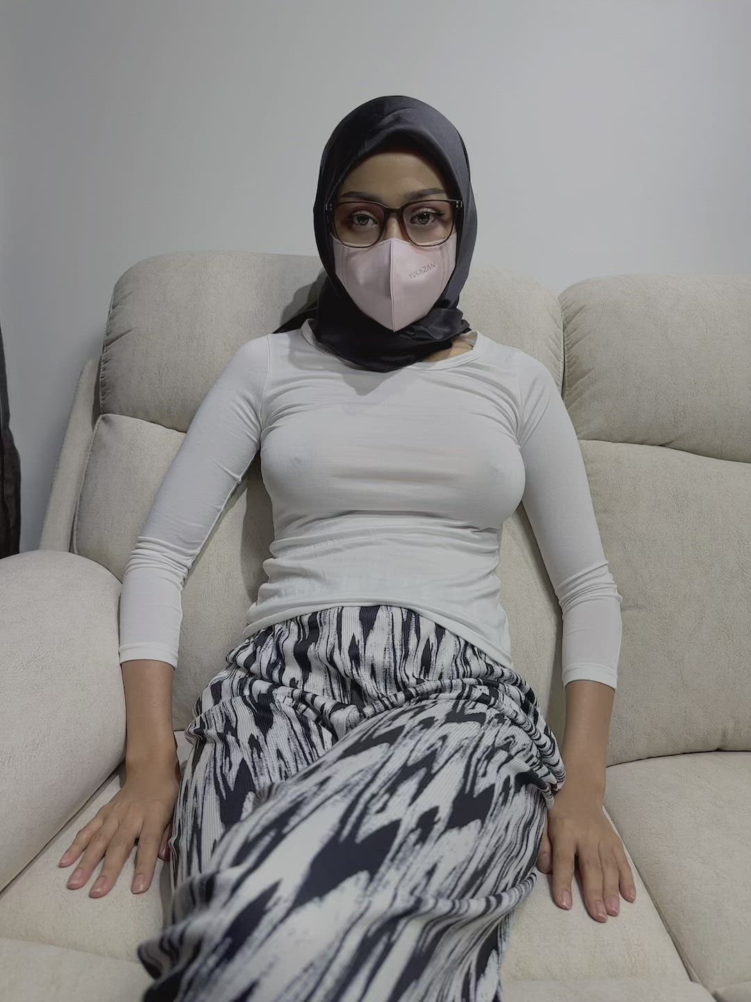 Hijab, Homemade, Teen, Tits, Titty Drop, bigger-than-you-thought