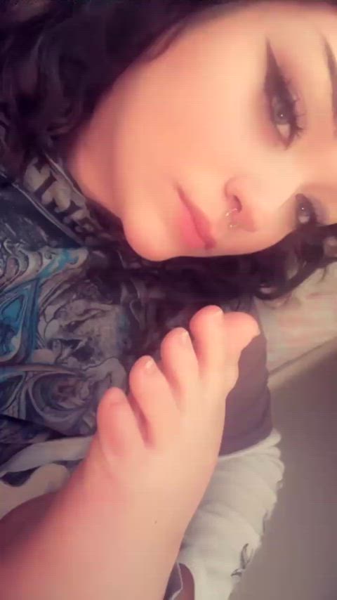 Wish my feet was your cock🫣