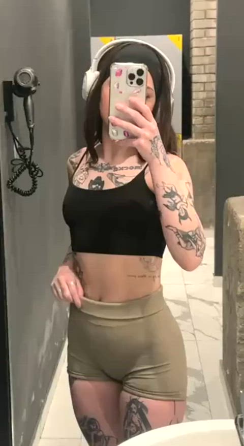 love this sports bra on me, what yall think?