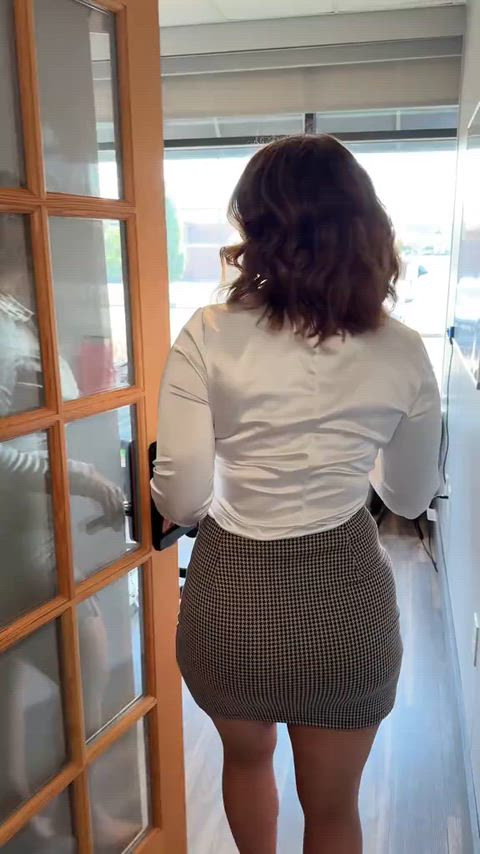 This skirt doesn't hide curves... it flaunts them