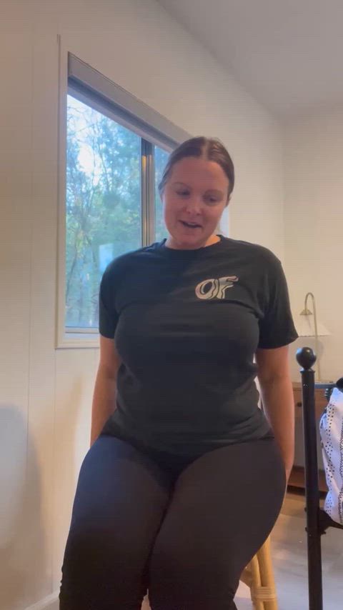 How do you feel about my thighs in leggings