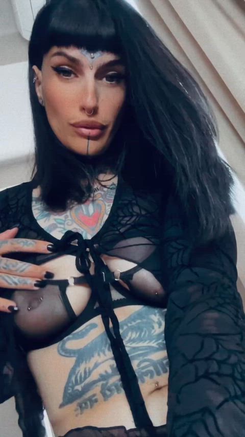 Goth monday: breakfast ready