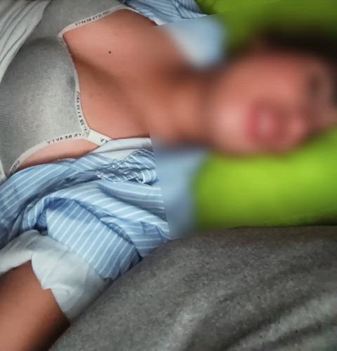 Di nako pinagbihis hubad ni hubby