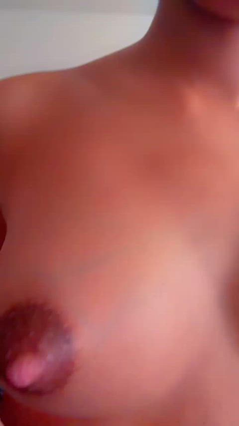 Pinch me and watch these milky tits spray for you 🤤💜