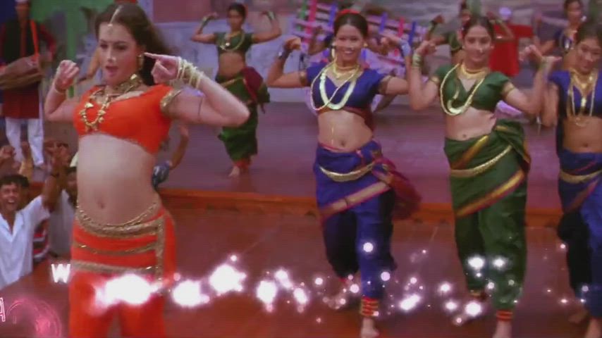 Dia Mirza navel in hot item song in phir hera pheri