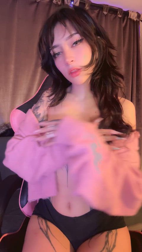 can i send you naked pictures just say yes i have a lot more