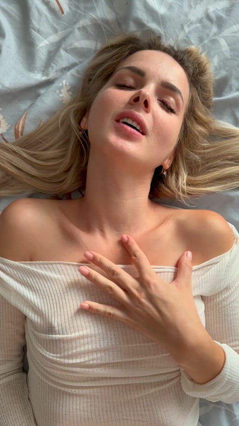 Petite boobs are better than huge fake ones, am I right?