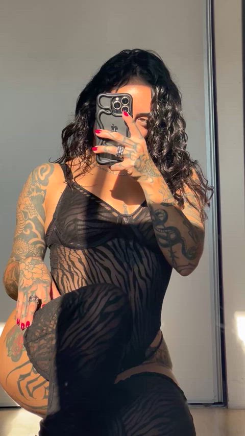 You prefer color or black tattoos..