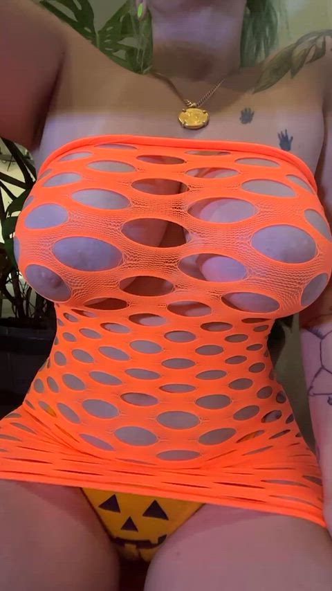No bra club is the best club