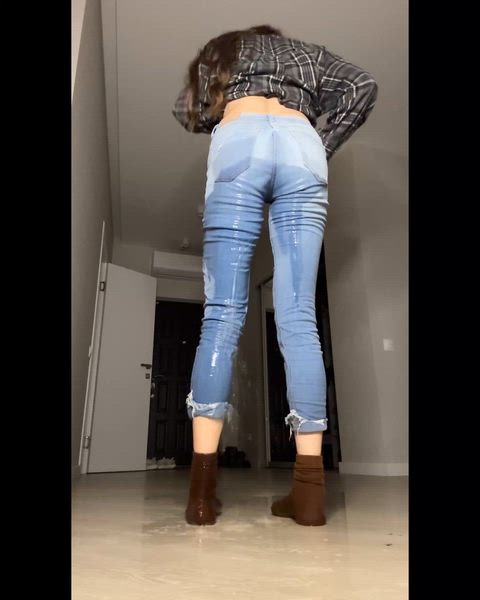 Extreme holding. Bladder bulge. Total loss of control. 4.5L tea💦